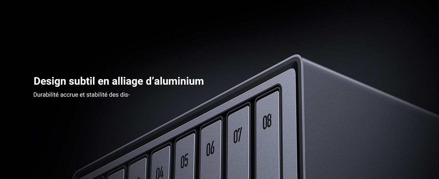 NAS UGREEN DXP8800 Plus au design en alliage d’aluminium, offrant durabilité accrue et stabilité des disques