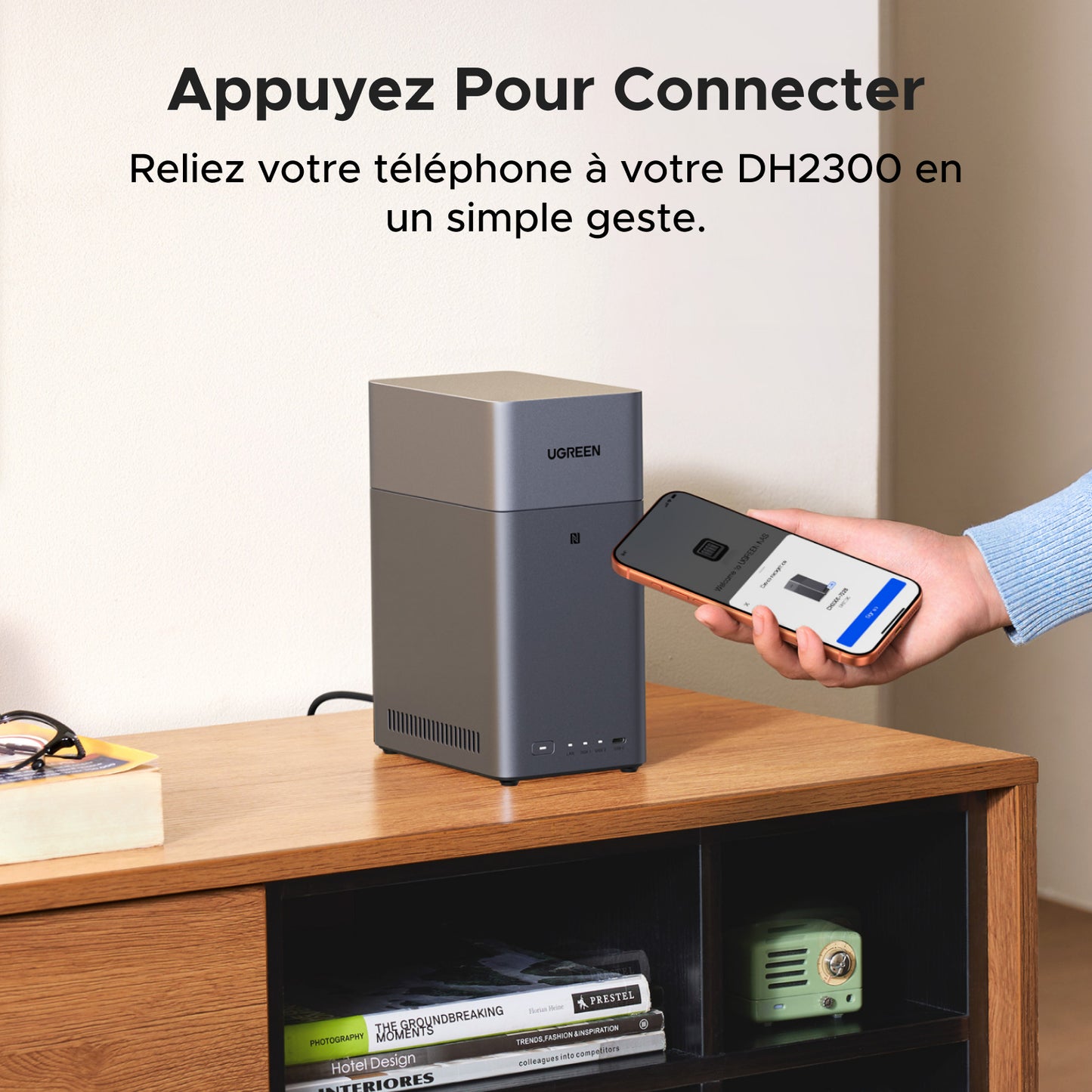 Connexion facile par NFC entre un smartphone et le serveur NAS UGREEN NASync DH2300 – stockage intelligent et partage instantané de fichiers multimédias